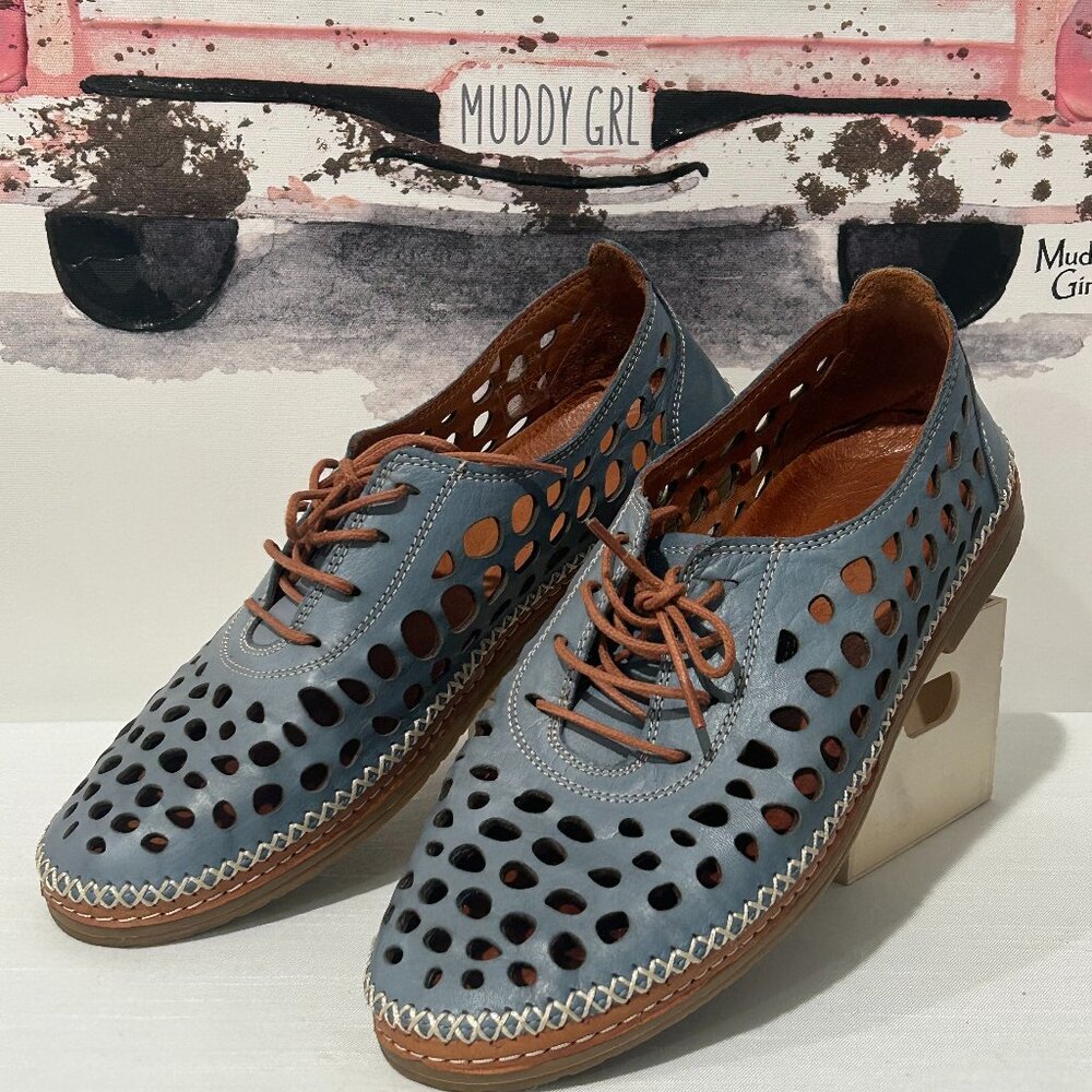 NWOT Womens Spring Step Bernetta lace up, leather Blue Sz. 9.5/10 Euro 41